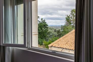 Отель Hôtel Du Midi Plage