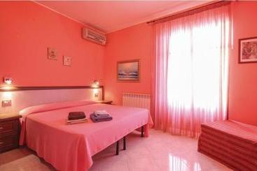 هتل B&b Ondazzurra