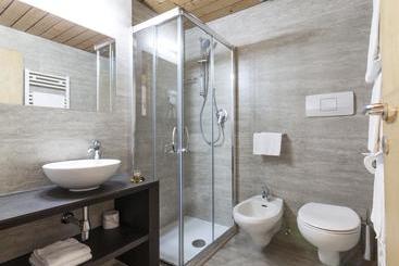 هتل Casa Alpina   Alpin Haus