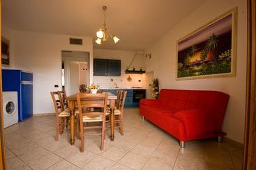 هتل Follonica Apartments