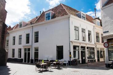 בית מלון כפרי City Hostel Vlissingen