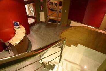 هتل Ab Murias Blancas