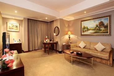 هتل New Century Pujiang