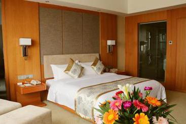 Отель The Grand Plaza