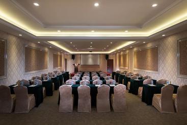 Vienna Hotel Beihai Beibu Bay Square