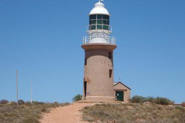 هتل Ningaloo Bed And Breakfast