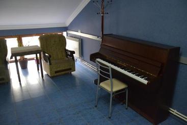 Nur Hotel & Resort