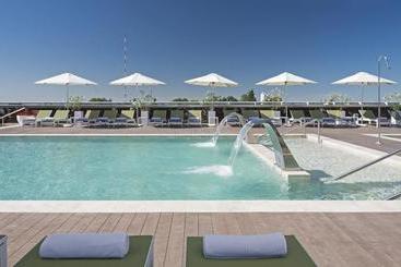 هتل Mercure Santa Rosa La Pampa