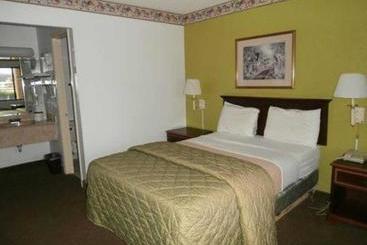 호텔 Rodeway Inn