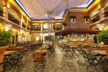 L Agora Old Town Hotel & Bazaar