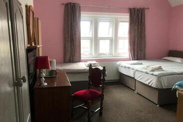 فندق صغير Heathrow Stay