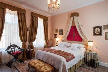 تختخواب و صبحانه La Maison Ottomane