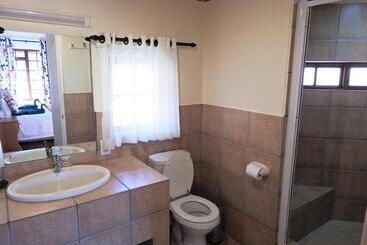 דירה Fairways Self Catering