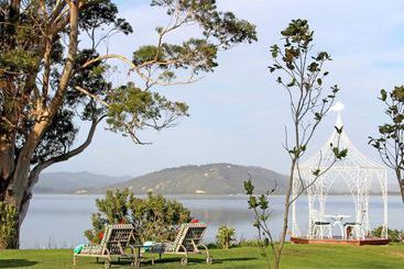 هتل Lakeside Lodge & Spa