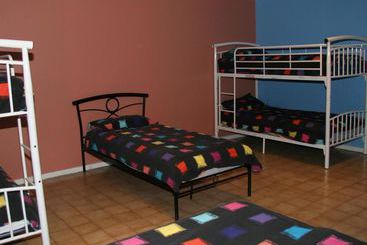 هاستل Oceanfront Backpackers