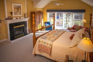 هتل Red Clover Inn And Restaurant