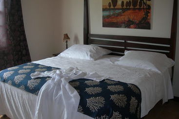 استراحتگاه Marblue Villa Suites