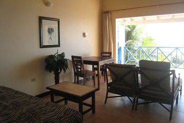 استراحتگاه Marblue Villa Suites