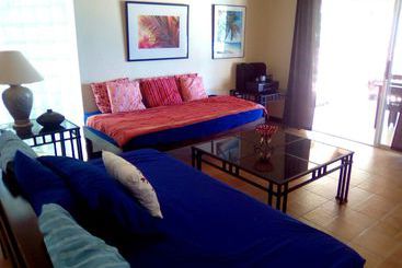 استراحتگاه Marblue Villa Suites