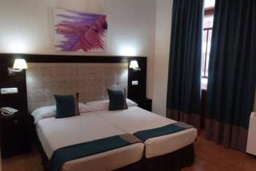 هتل & Spa Plaza Arriate