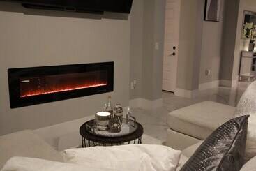 קוטג'' Upscale Peoria Home W/ Gazebo & Putting Green