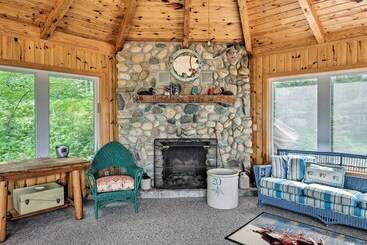 بيت ريفى Rustic Cozy Cabin On Island Lake W/ Fire Pit, Dock