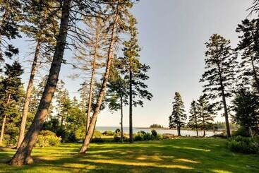 Waterfront Prospect Harbor Cottage: Yard, Fire Pit