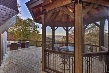 بيت ريفى Brevard Chalet W/ Stunning Blue Ridge Mtn Views!