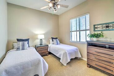 بيت ريفى Pool & Putting Green: Goodyear Home On Golf Course
