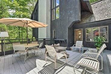 קוטג'' Luxe Plymouth Chalet W/ Indoor Pool & 3 Decks!