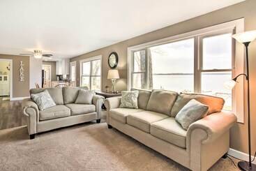 별장 Pine River Lake Home W/ Boat & Kayak Rentals!
