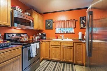 کلبه Secluded Seward Home: Patio, 2 Mi To Kenai Fjords!