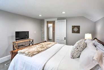 별장 Pet Friendly Home   1/2 Mi To Downtown Willoughby!