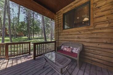 별장 Well Appointed Alto Cabin W/ Fire Pit & Pool Table