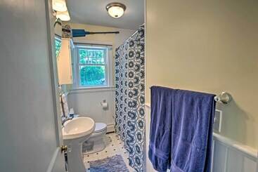 کلبه Winnipesaukee Lakefront Home With Dock & Views!