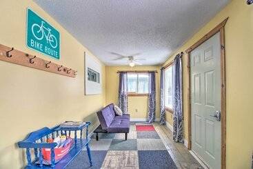 بيت ريفى Bright Crosby Home   Walk To Main St & Beach!