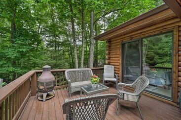 بيت ريفى 2 Decks & Fire Pit: Scenic Beech Mountain Retreat!