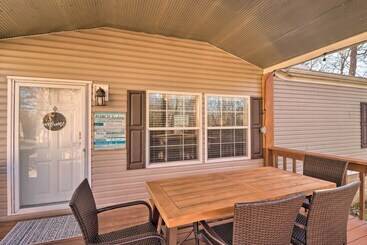 별장 Lakefront Greers Ferry Cabin W/ Covered Boat Slip!