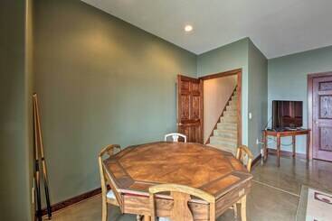 별장 Spacious Edgerton Home W/ Private Beach & Views!