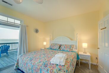 コテージ Waterfront Emerald Isle Home W/ Dock Access!