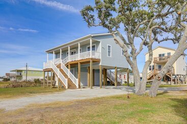 コテージ Waterfront Home W/ Sunset & Lighthouse Views