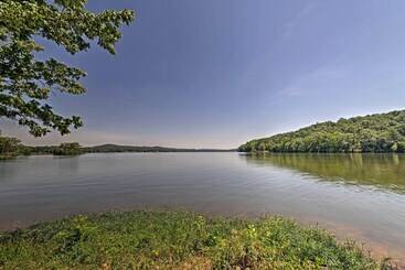 بيت ريفى Waterloo Home With Fire Pit   1/2 Mi To Boat Ramp!
