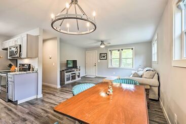 コテージ Newland Retreat W/ Creek, Near Hiking + Wineries!