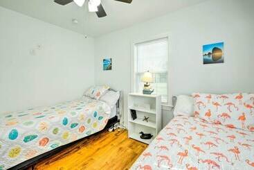 コテージ Coastal Escape: Bayfront Home W/ Dock & Views
