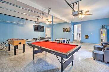 コテージ Gorgeous Pocono Summit Retreat W/ Deck & Hot Tub!
