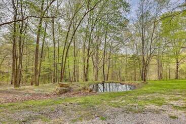 コテージ Home Near Hoosier National Forest With Fire Pit!