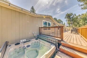 کلبه Ruidoso Cabin W/ Hot Tub & On Site Hiking!