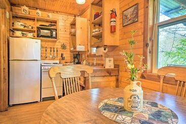بيت ريفى Rustic Davis Cabin < 1/2 Mile To Turner Falls!