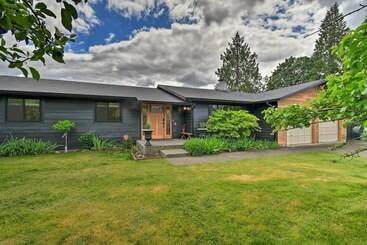 کلبه Stylish Olympia Home W/ Private Boat Dock!