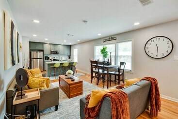 קוטג'' Delightful Tuskegee Home  Great For Families!